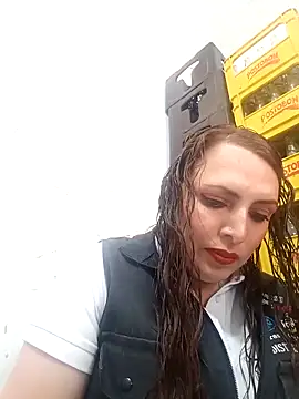 Snapshot of VERONICA__03 chatting on 10/22/25, 02:28 VERONICA 03 online show from 10/22/25, 02:28