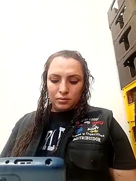 Snapshot of VERONICA__03 chatting on 10/28/25, 02:31 VERONICA 03 online show from 10/28/25, 02:31