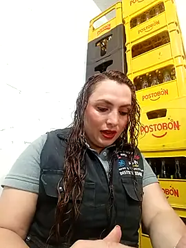 Snapshot of VERONICA__03 chatting on 11/17/25, 03:18 VERONICA 03 online show from 11/17/25, 03:18