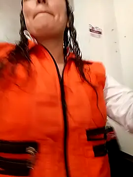 Snapshot of VERONICA__03 chatting on 12/04/25, 12:36 VERONICA 03 online show from 12/04/25, 12:36