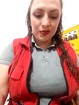 Snapshot of VERONICA__03 chatting on 12/05/25, 03:20 VERONICA 03 online show from 12/05/25, 03:20