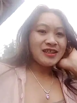 lusy-bae online show from 11/22/25, 02:21