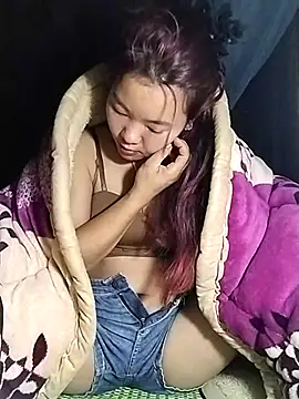 lylylove online show from 11/26/25, 08:21