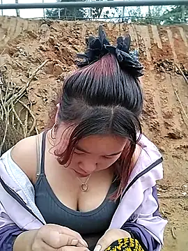 lylylove online show from 02/24/26, 12:52