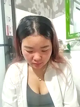 lylylove online show from 04/29/26, 11:44