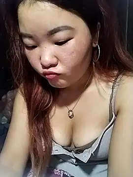 Snapshot of lylylove chatting on 05/17/26, 11:12 lylylove online show from 05/17/26, 11:12