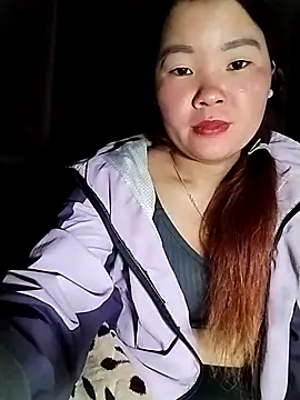 Snapshot of lylylove chatting on 06/11/26, 12:32 lylylove online show from 06/11/26, 12:32