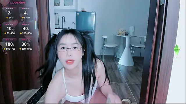 Snapshot of strawberry-ni chatting on 10/27/25, 03:21 strawberry-ni online show from 10/27/25, 03:21