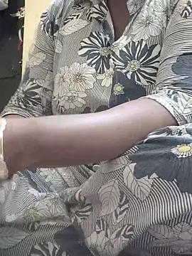 ARPITAGOYAL143 online show from 12/15/25, 09:35