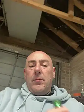 Snapshot of Richmcgee chatting on 03/31/26, 07:25 Richmcgee online show from 03/31/26, 07:25