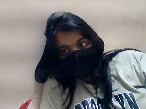Snapshot of Vaani_Singha chatting on 05/07/26, 02:22 Vaani Singha online show from 05/07/26, 02:22