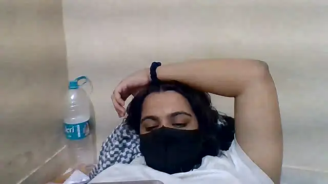 Snapshot of Vaani_Singha chatting on 05/28/26, 05:32 Vaani Singha online show from 05/28/26, 05:32