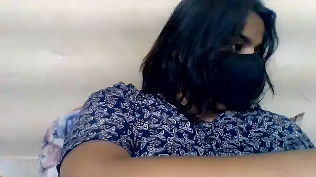 Snapshot of Vaani_Singha chatting on 06/04/26, 02:45 Vaani Singha online show from 06/04/26, 02:45