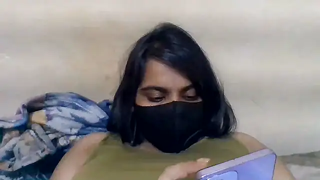 Snapshot of Vaani_Singha chatting on 06/13/26, 11:13 Vaani Singha online show from 06/13/26, 11:13