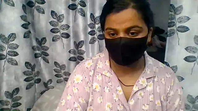 Snapshot of Vaani_Singha chatting on 07/19/26, 02:10 Vaani Singha online show from 07/19/26, 02:10