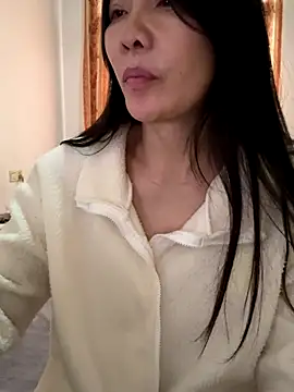 xiiuuff18 online show from 11/11/25, 02:00