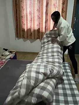 xiiuuff18 online show from 11/12/25, 11:25