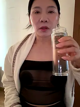 xiiuuff18 online show from 11/27/25, 12:02