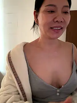 xiiuuff18 online show from 11/28/25, 12:13