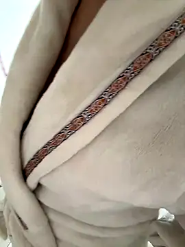 xiiuuff18 online show from 12/03/25, 01:13