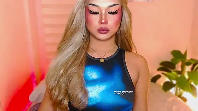 Snapshot of MissRumi_Hunter chatting on 11/04/25, 07:35 MissRumi Hunter online show from 11/04/25, 07:35