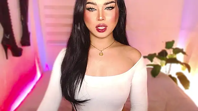 Snapshot of MissRumi_Hunter chatting on 02/02/26, 03:44 MissRumi Hunter online show from 02/02/26, 03:44