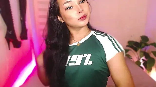 Snapshot of MissRumi_Hunter chatting on 02/06/26, 08:01 MissRumi Hunter online show from 02/06/26, 08:01