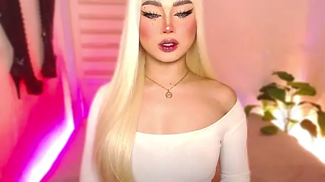 Snapshot of MissRumi_Hunter chatting on 02/08/26, 07:06 MissRumi Hunter online show from 02/08/26, 07:06