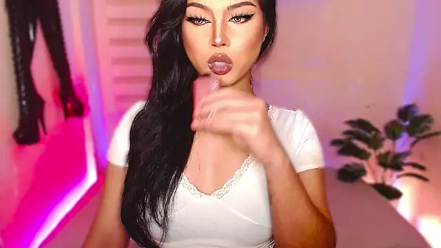 Snapshot of MissRumi_Hunter chatting on 03/04/26, 02:28 MissRumi Hunter online show from 03/04/26, 02:28