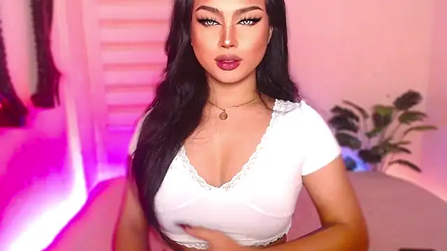 Snapshot of MissRumi_Hunter chatting on 03/18/26, 10:24 MissRumi Hunter online show from 03/18/26, 10:24