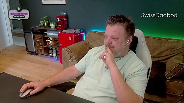 Snapshot of SwissDadbod chatting on 03/12/26, 11:49 SwissDadbod online show from 03/12/26, 11:49