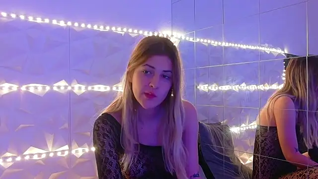 Aishha  online show from 10/31/25, 06:03