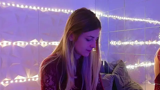 Aishha  online show from 11/04/25, 06:01