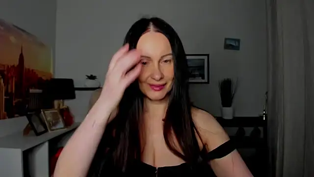 Velvet Jasmine online show from 12/03/25, 06:21