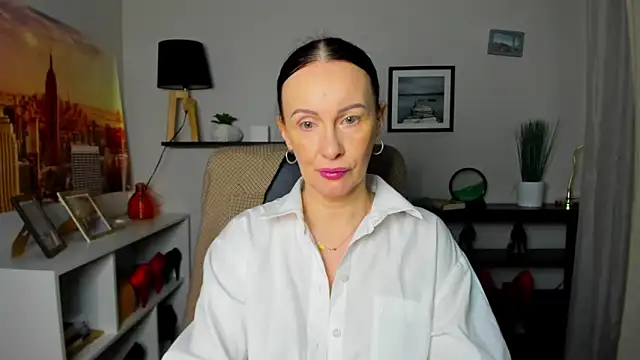 Velvet Jasmine online show from 12/22/25, 06:32