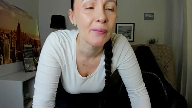 Velvet Jasmine online show from 03/11/26, 06:30