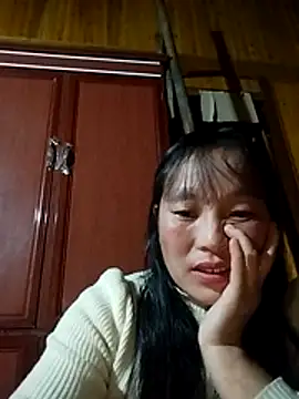 miss-su online show from 10/28/25, 01:14