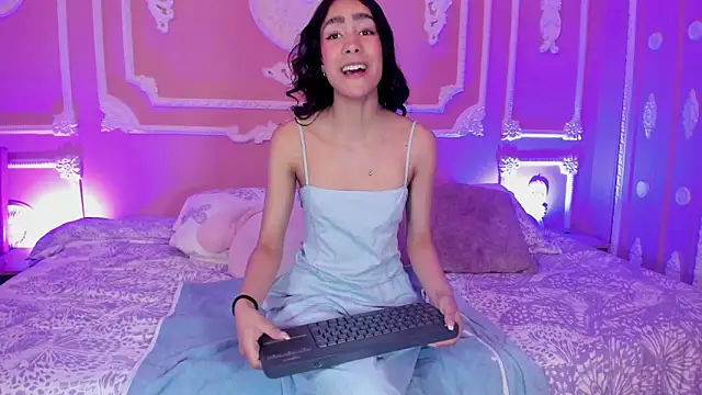 aitana johns online show from 10/09/25, 12:25