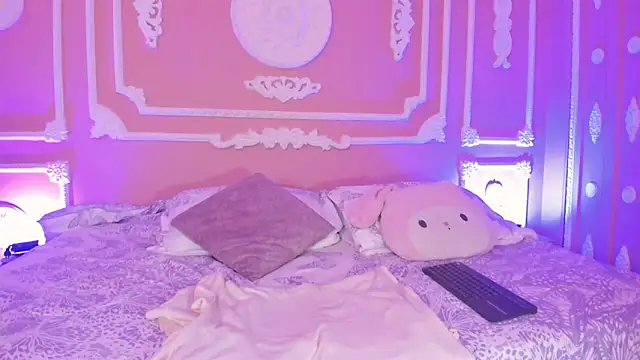 aitana johns online show from 10/17/25, 01:03