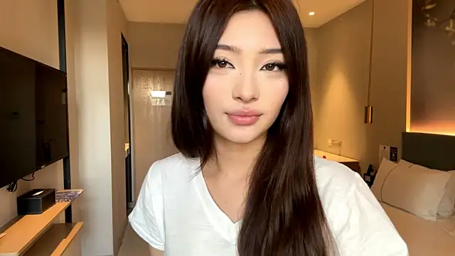 Snapshot of LaurelLeier chatting on 01/11/26, 07:35 LaurelLeier online show from 01/11/26, 07:35