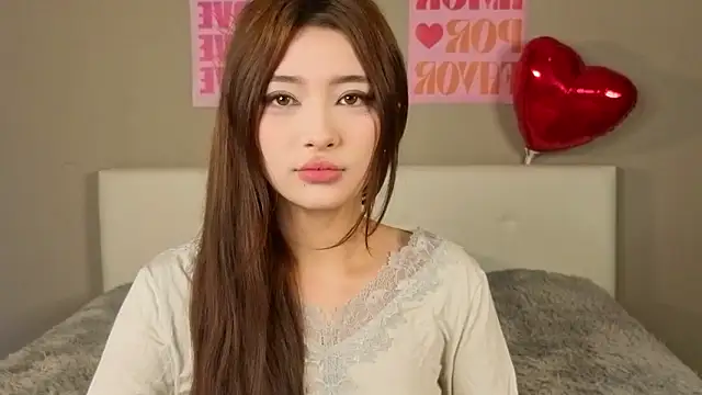 Snapshot of LaurelLeier chatting on 02/19/26, 07:48 LaurelLeier online show from 02/19/26, 07:48