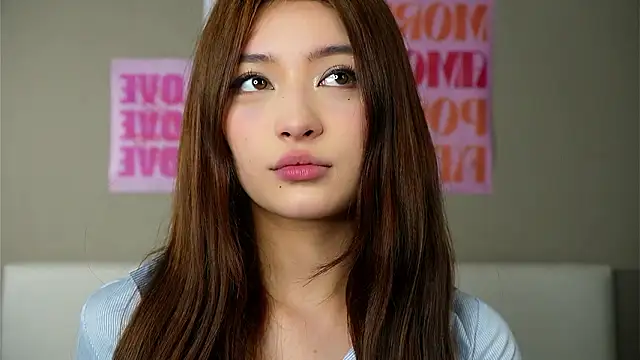 Snapshot of LaurelLeier chatting on 03/05/26, 08:10 LaurelLeier online show from 03/05/26, 08:10