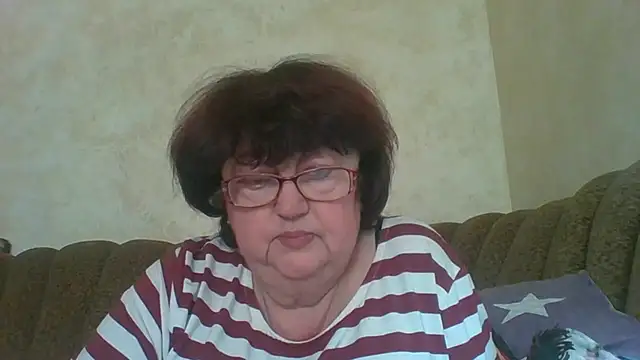 Snapshot of MilaSky5303 chatting on 09/20/25, 01:23 MilaSky5303 online show from 09/20/25, 01:23