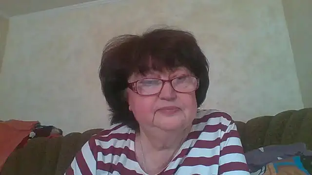 Snapshot of MilaSky5303 chatting on 09/27/25, 11:48 MilaSky5303 online show from 09/27/25, 11:48