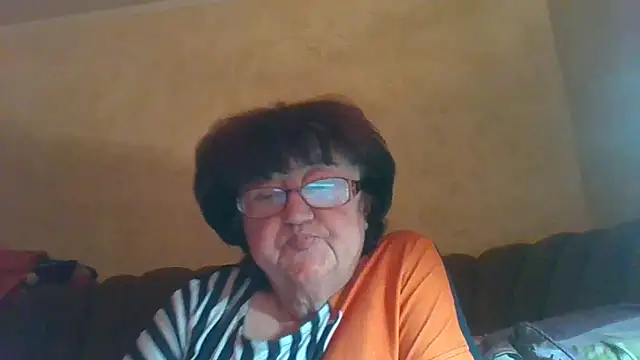 Snapshot of MilaSky5303 chatting on 09/30/25, 09:20 MilaSky5303 online show from 09/30/25, 09:20