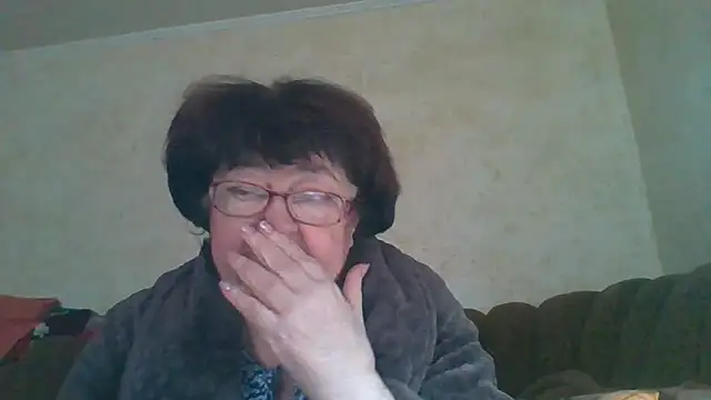 Snapshot of MilaSky5303 chatting on 10/02/25, 09:27 MilaSky5303 online show from 10/02/25, 09:27