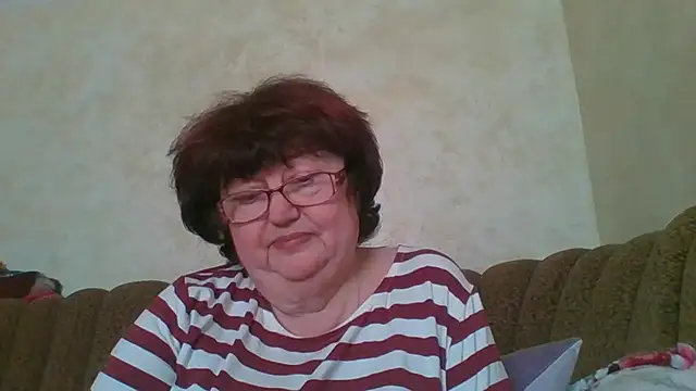 Snapshot of MilaSky5303 chatting on 10/05/25, 10:13 MilaSky5303 online show from 10/05/25, 10:13