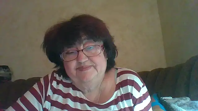 Snapshot of MilaSky5303 chatting on 10/08/25, 11:08 MilaSky5303 online show from 10/08/25, 11:08