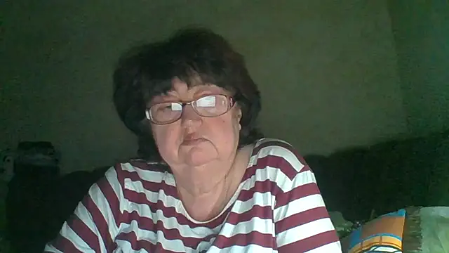 Snapshot of MilaSky5303 chatting on 10/09/25, 04:21 MilaSky5303 online show from 10/09/25, 04:21