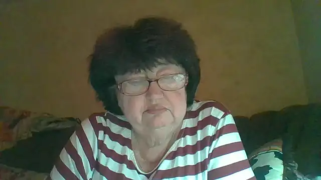 Snapshot of MilaSky5303 chatting on 10/12/25, 08:19 MilaSky5303 online show from 10/12/25, 08:19